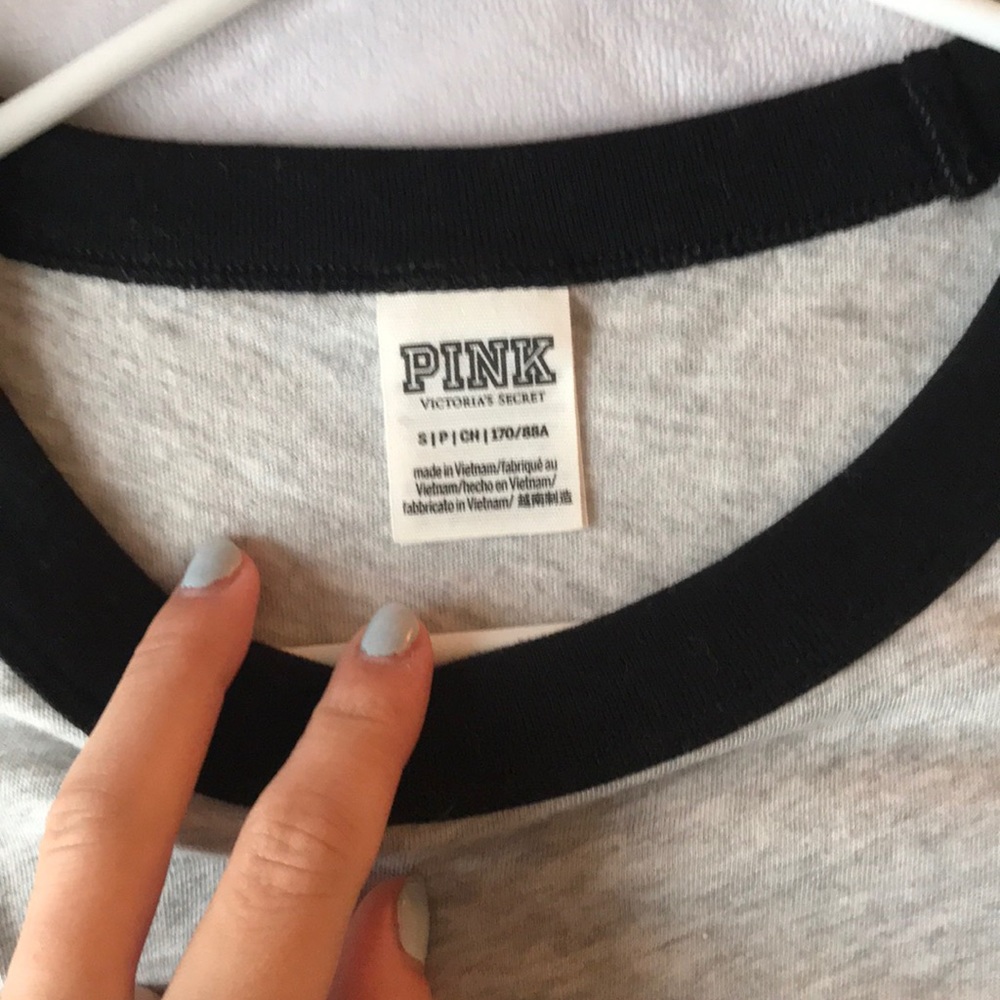 VS pink shirt - Picture 2 of 3